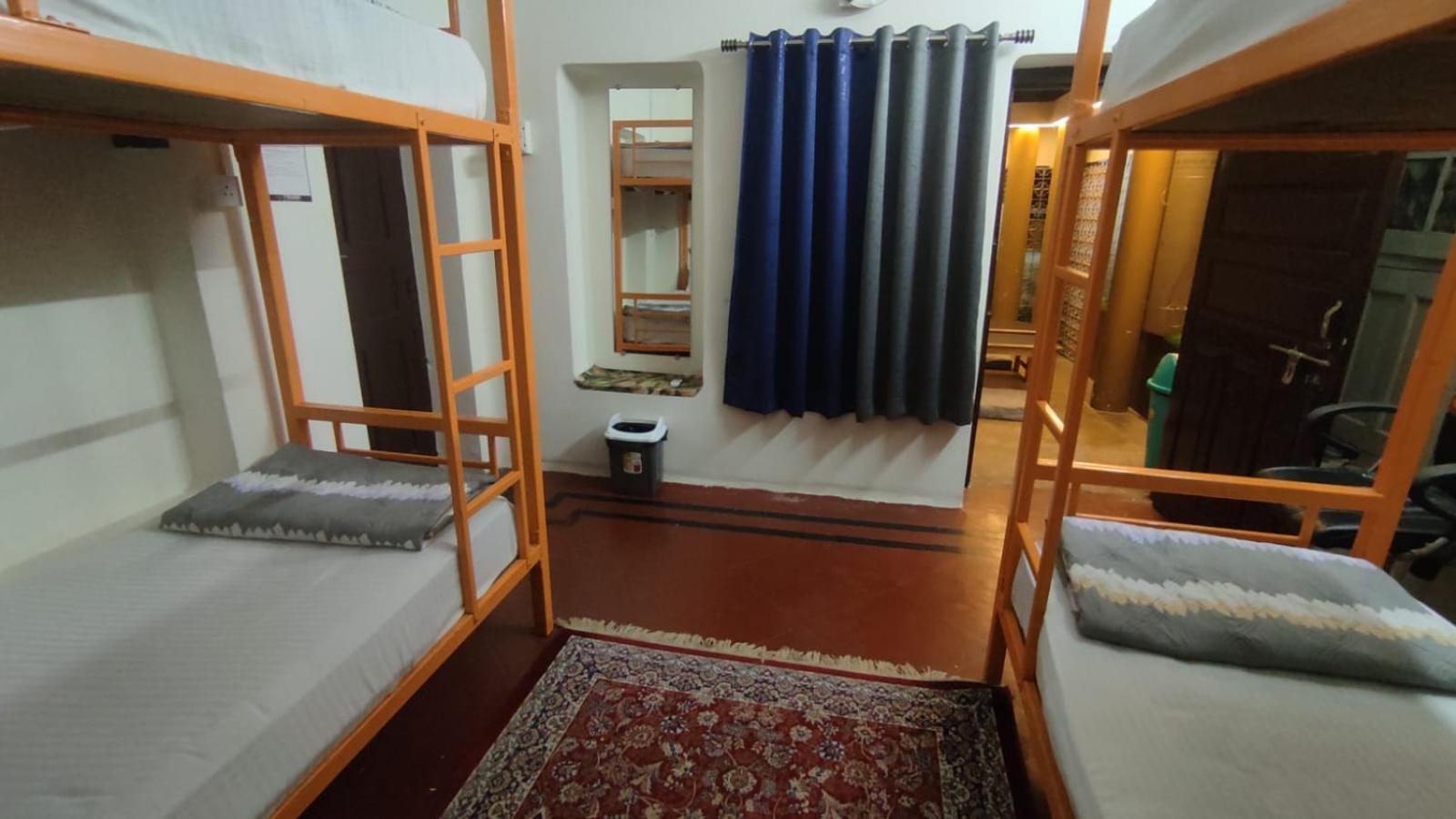 Inka Kashi Hostel バラナシ エクステリア 写真